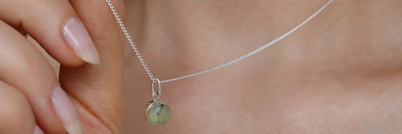 Bisutería vs. joyería fina: Diferencias, valor y cómo elegir bien