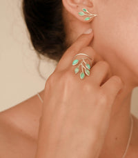 Thumbnail for LAURELLA ANILLO CINCO HOJAS Y ARETES EN PLATA 950 Y ÓPALO ANDINO