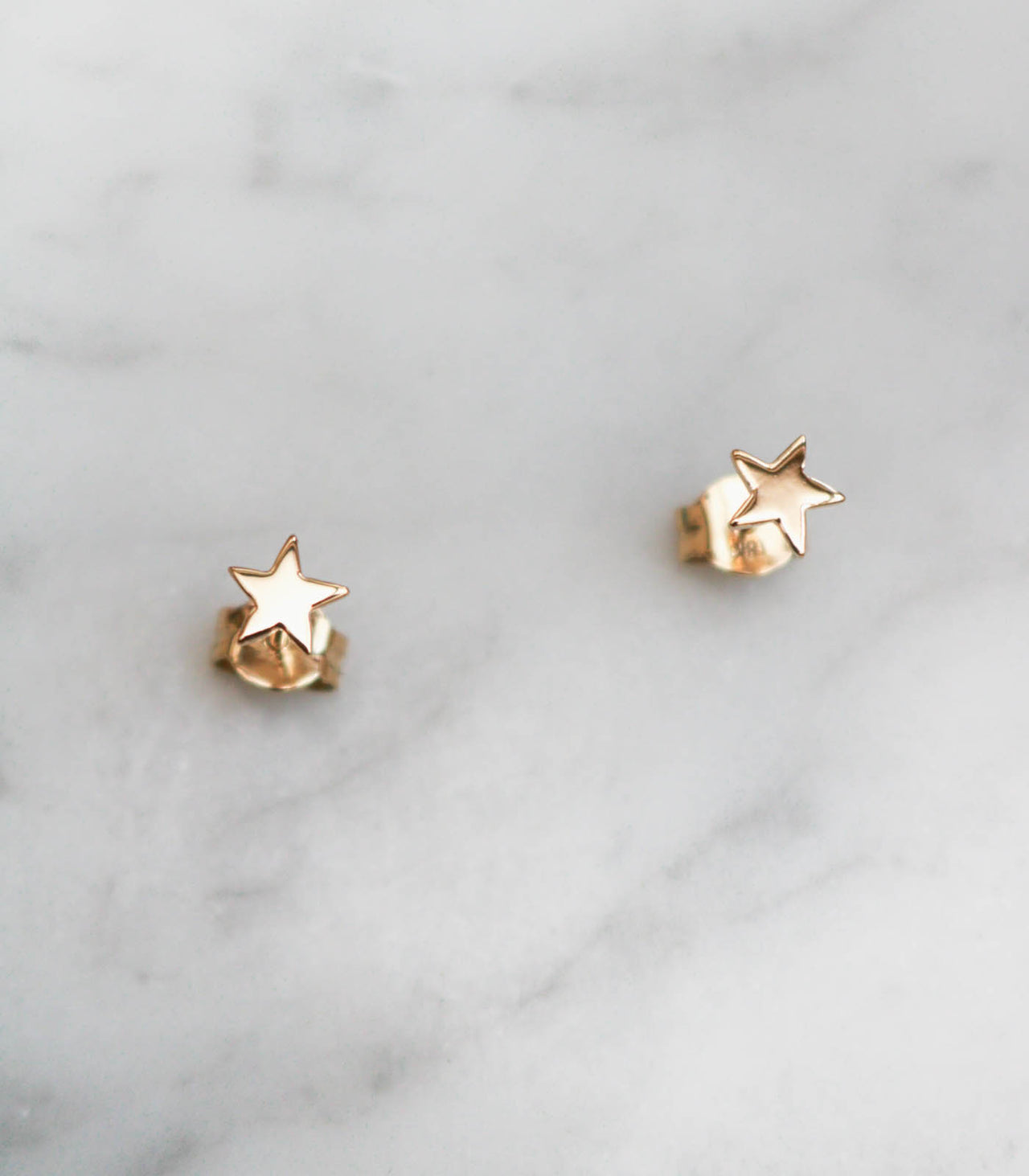 ARETES TWINKLE 18K EN ORO 18K, JOYERÍA LAURELLA