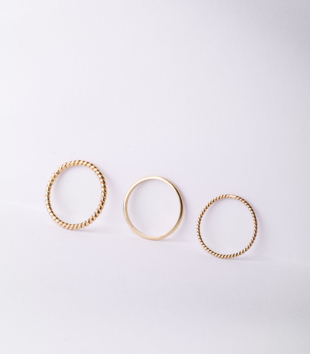 ANILLOS NEREA, CIRCE Y TYQUE EN ORO 18K, JOYERÍA LAURELLA