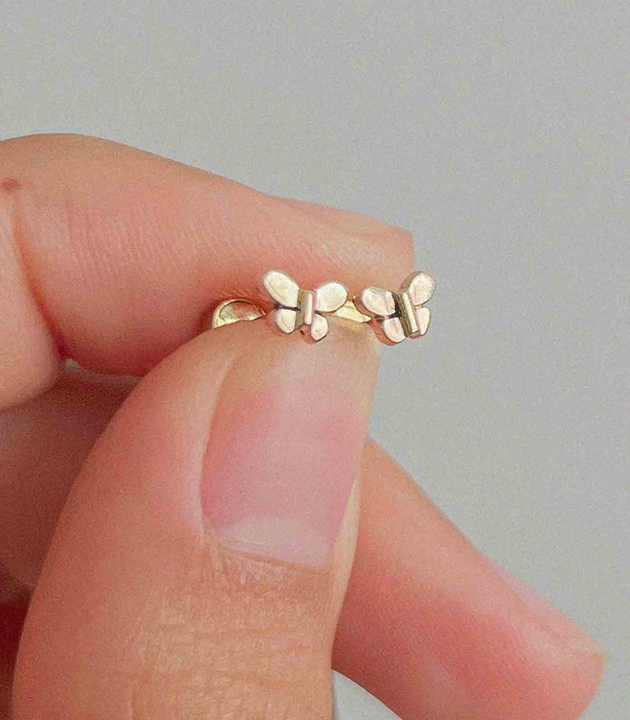 Nabi | Aretes con Seguro Tambor Oro 18k