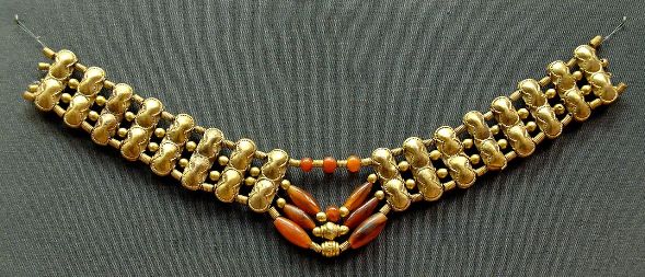 Collar de cornalina, perteneciente a la civilización romana